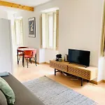 Rsrc New Ac Central & Bright 1Br Apartment
