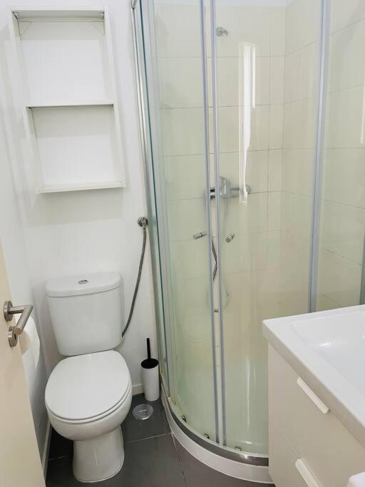 Rsrc New Ac & Bright 1br *